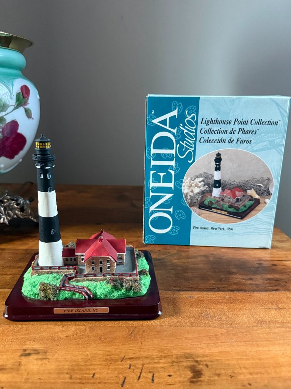 Vintage Oneida Fire Island lighthouse figurine with box hand-painted 1998